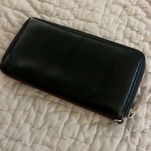 Authentic Gucci zip wallet. Stunning🖤🖤🖤